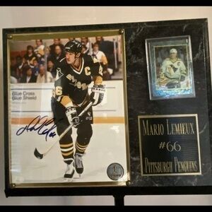 MARIO LEMIEUX PITTSBURGH PENGUINS AUTOGRAPHED SIGNED 8x10 PLAQUE PLUS BONUS CARD